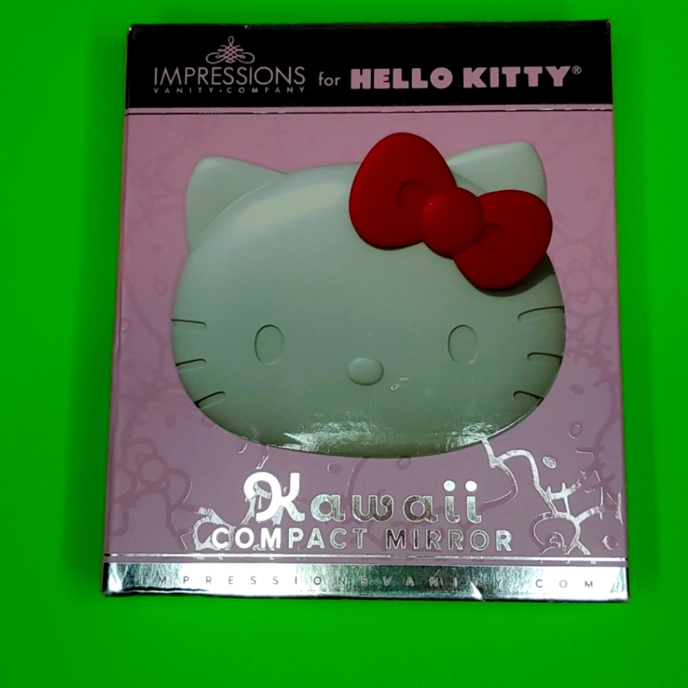 Hello Kitty compact mirror